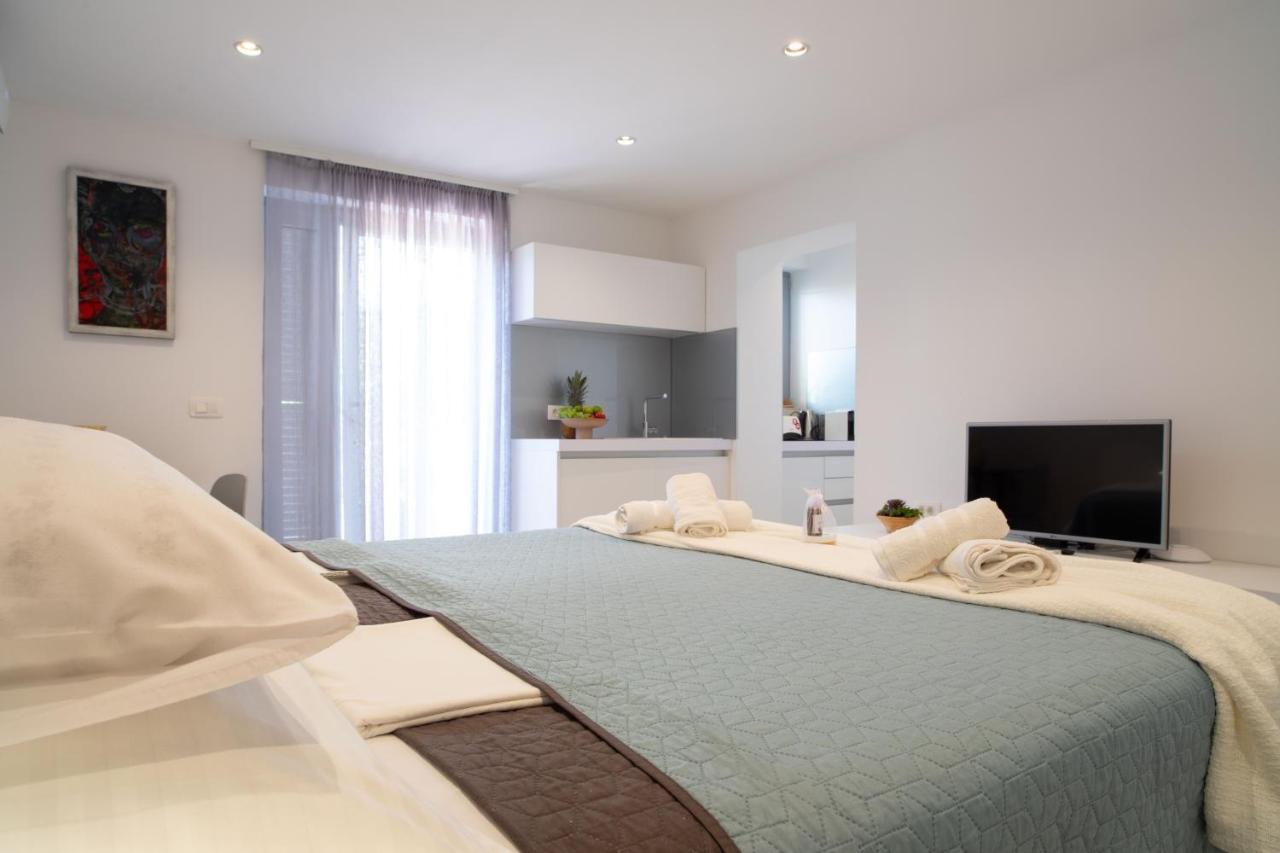 Makarska City Center Apartments ภายนอก รูปภาพ